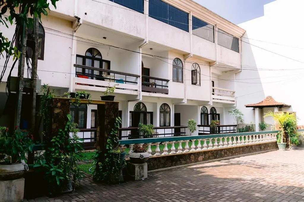 Romantic Garden Hotel contacts